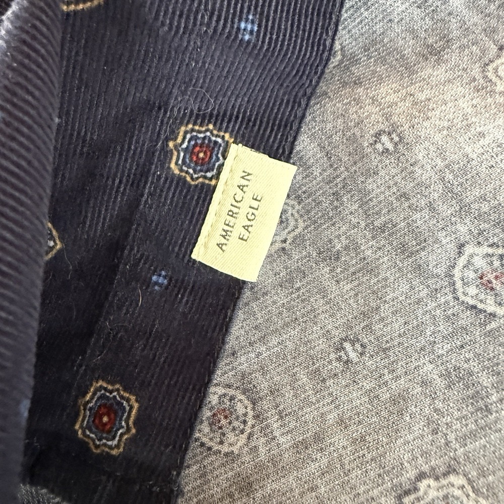 NWT American Eagle Corduroy Button Up Shirt Mens Small Navy Medallion Print LS - Picture 6 of 11